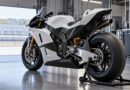 MotoGP Australia 2026, moto da corsa generica in garage – illustrazione IA