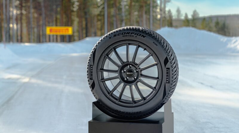 Pirelli Scorpion Winter 3 esposto su una pista innevata