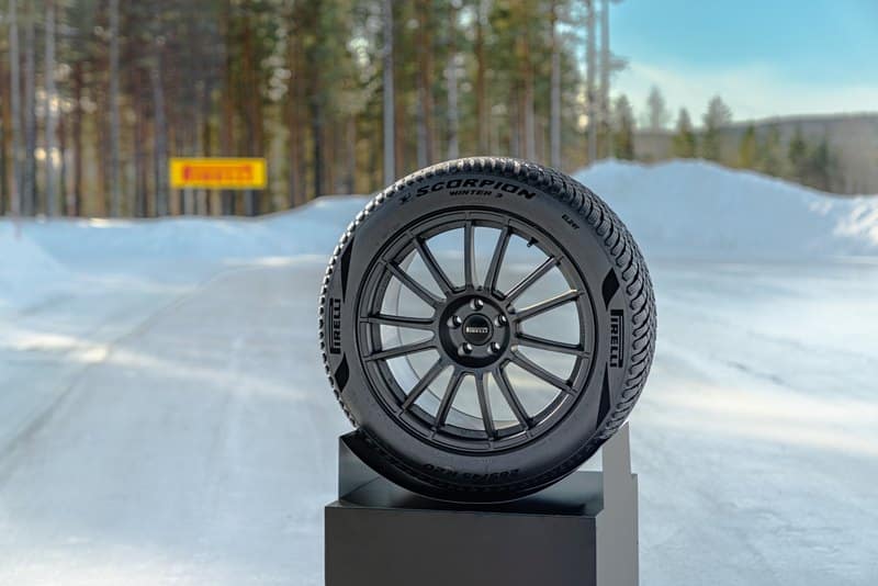Pirelli Scorpion Winter 3 esposto su una pista innevata
