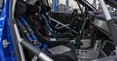 WRC, abitacolo da rally generico con sedili e quaderno delle note – illustrazione IA